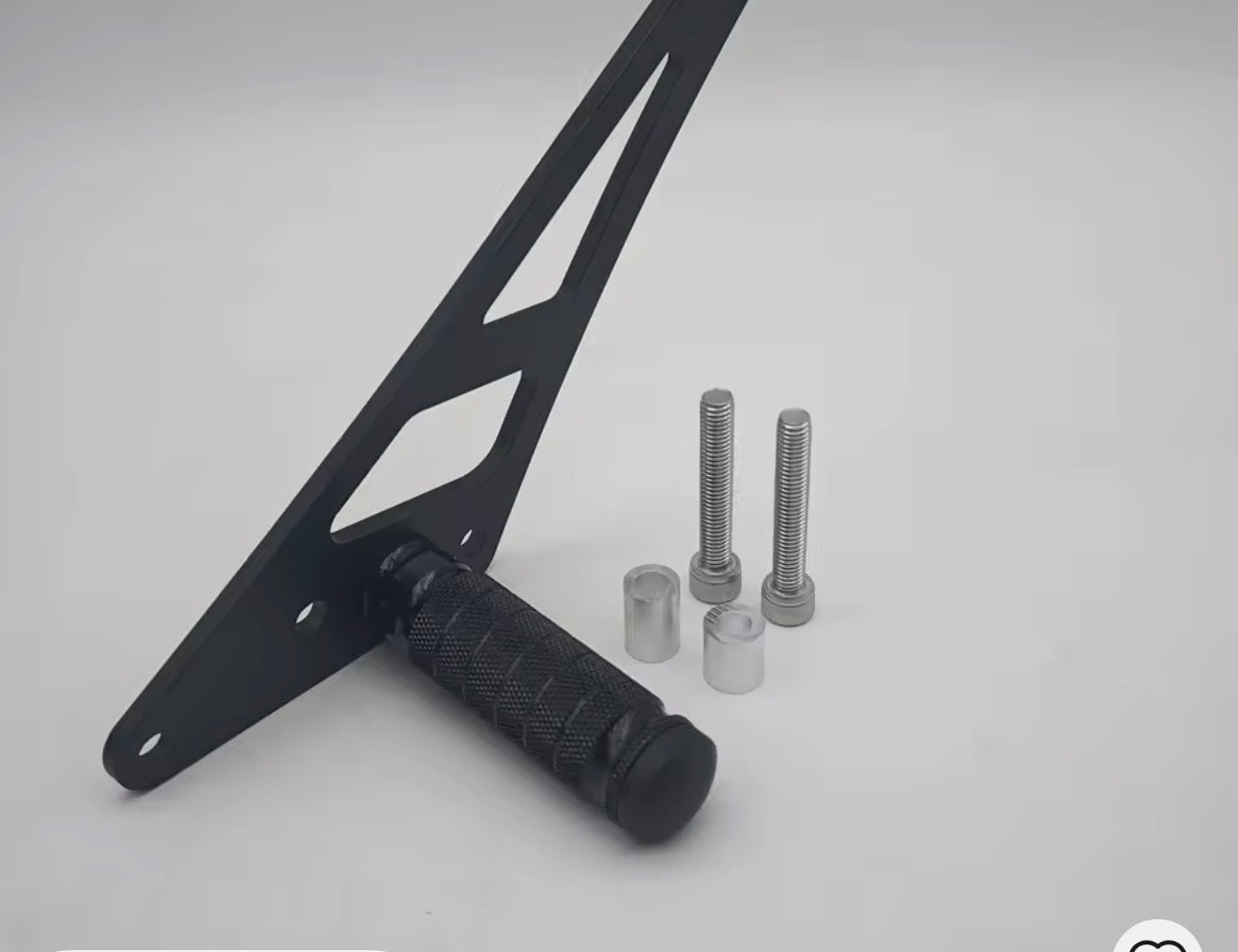 Ultra Bee Footlock